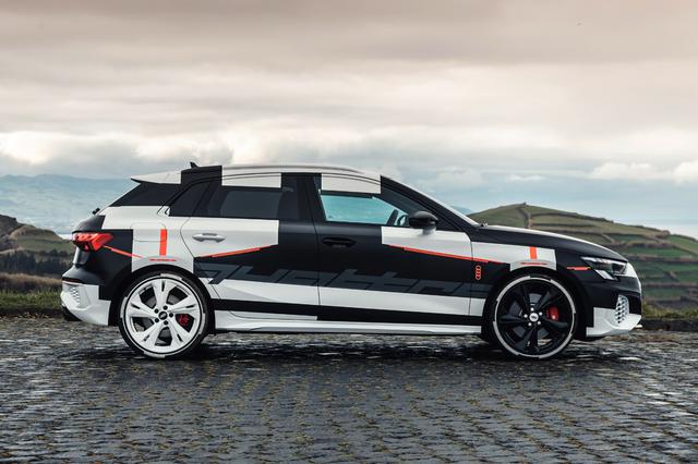 画像2: カムフラージュされた新型「Audi A3 Sportback」の写真公開