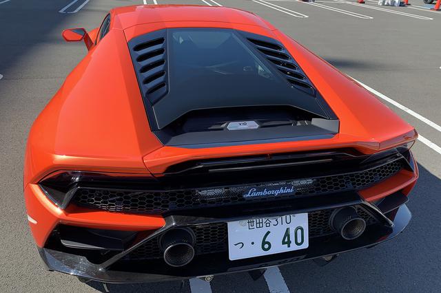 画像3: JAIAレポート第2弾!
YYロゴにも見える「ランボルギーニ ウラカンEVO」の巻