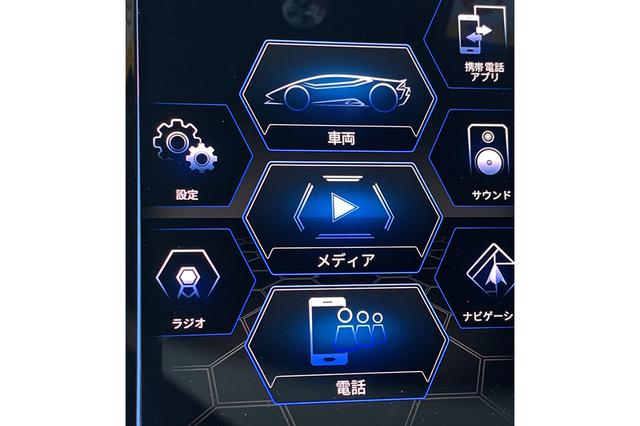 画像11: JAIAレポート第2弾!
YYロゴにも見える「ランボルギーニ ウラカンEVO」の巻