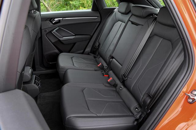 画像: Audi Q3の後席。前後スライドやリクライニングが可能だ (Photo by Audi Japan)