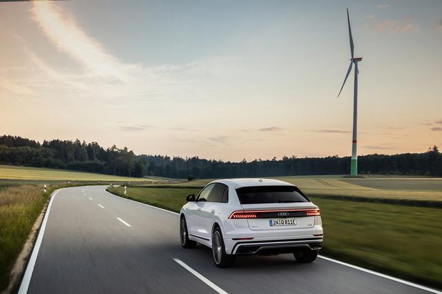 画像4: システム出力はe-tron超えの462ps! 「Audi Q8」にPHEVモデル登場