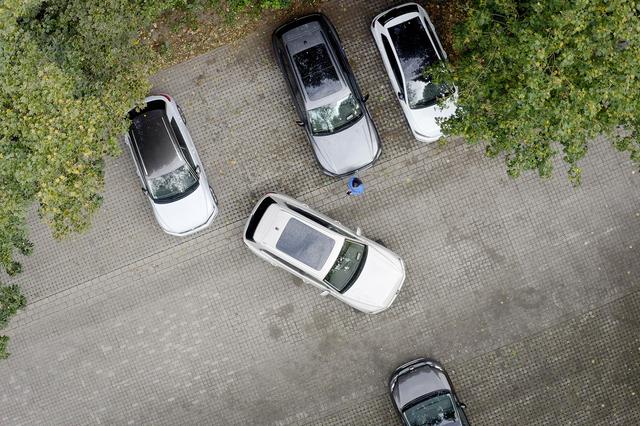 画像2: スマホでリモート車庫入れ可能な「Park Assist Plus」登場