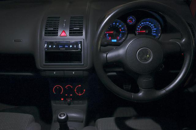 画像11: 【Lupo GTI】エアコンパネルのイルミが点かなくて