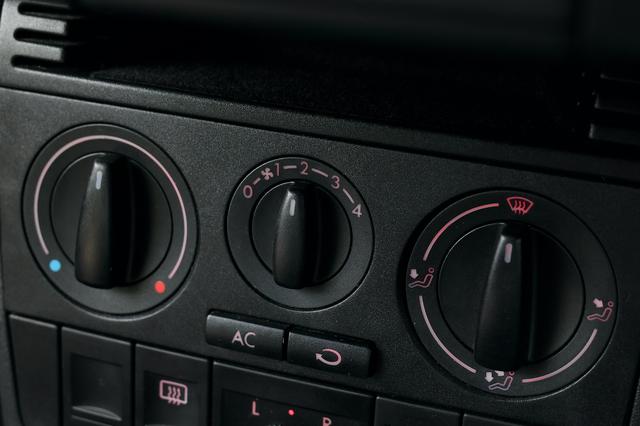 画像6: 【Lupo GTI】エアコンパネルのイルミが点かなくて