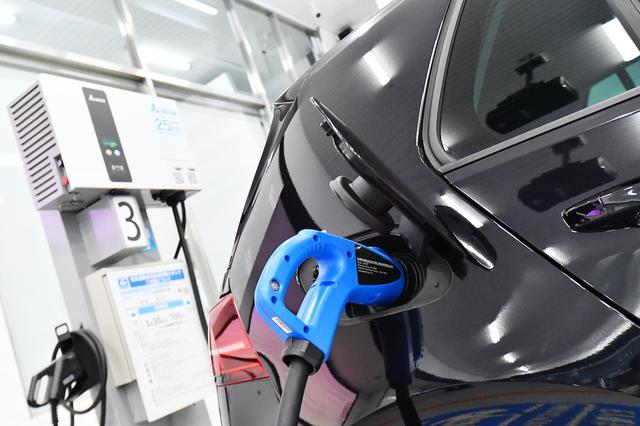 画像2: 【e-Golf】次世代型EV充電ステーションで急速充電してみた!