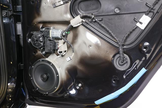 画像: リヤ用コアキシャルスピーカー