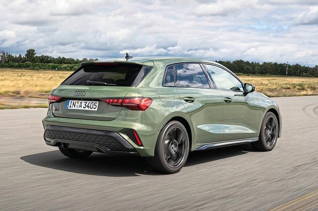 Auto Bild】ドイツ・コンパクトカー対決！ 「Golf」「A3」「A-Class