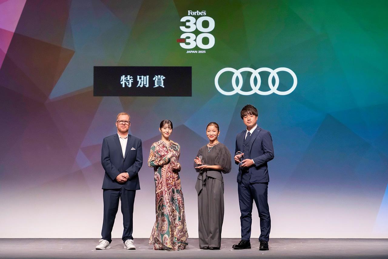 画像: 写真は左から、アウディ ジャパン マーケティング本部長のライアン・ブルムリック氏、浜辺美波氏、湯浅亜実氏、加藤広大氏。