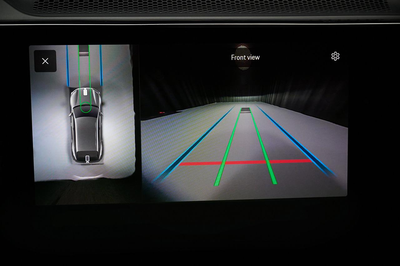 画像3: 新型「Cayenne Electric」でワイヤレス充電が可能に!