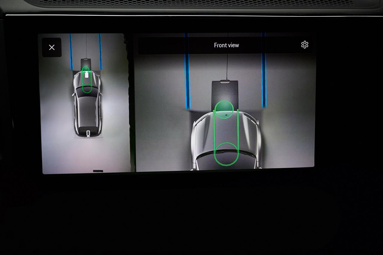 画像4: 新型「Cayenne Electric」でワイヤレス充電が可能に!