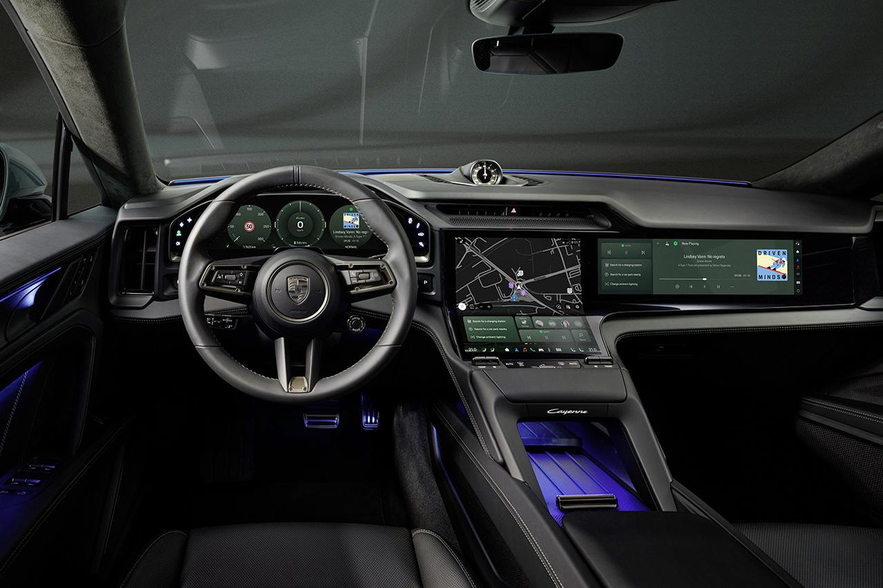 画像1: Porscheが新型「Cayenne Electric」の室内を公開