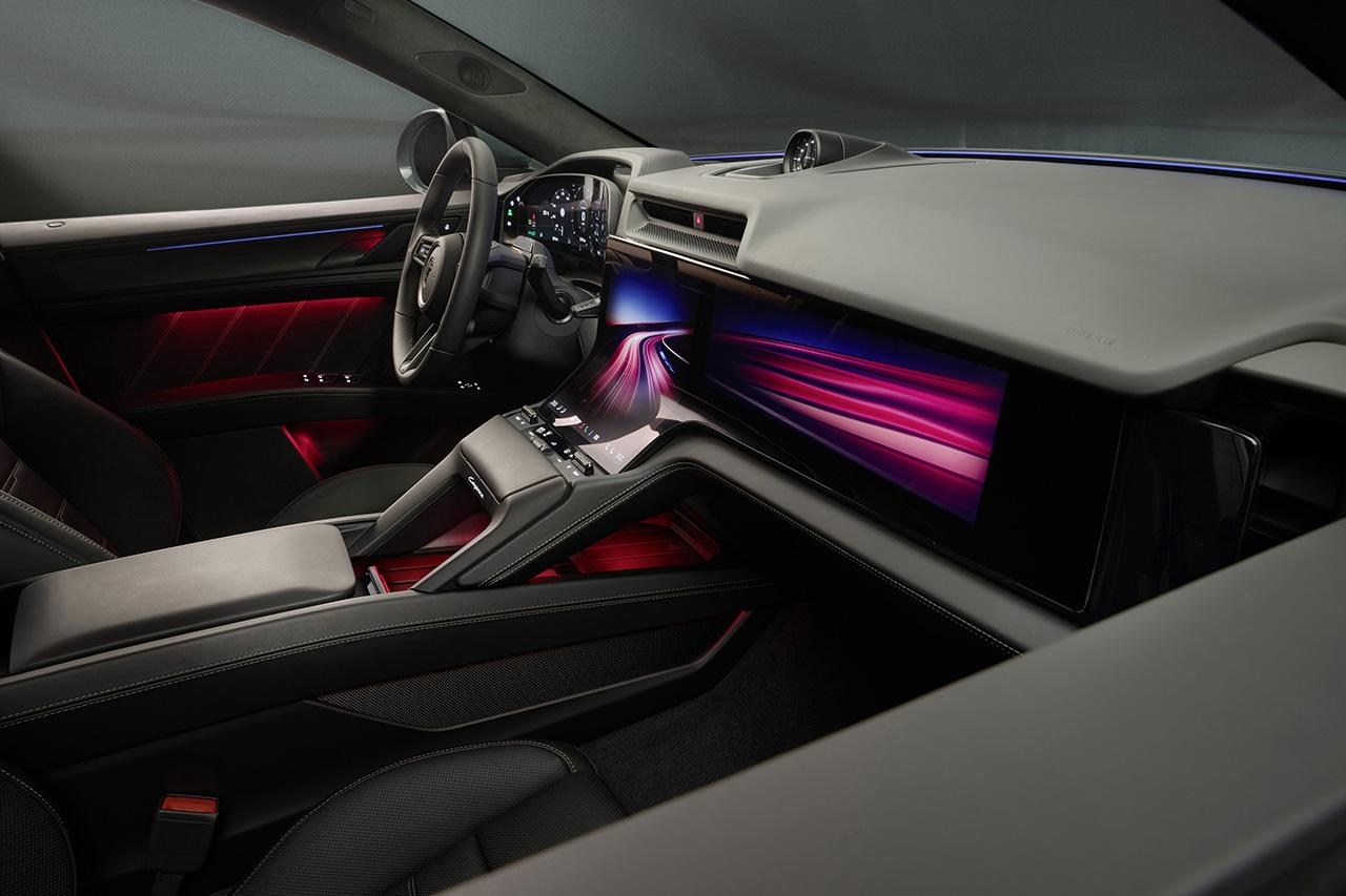 画像3: Porscheが新型「Cayenne Electric」の室内を公開