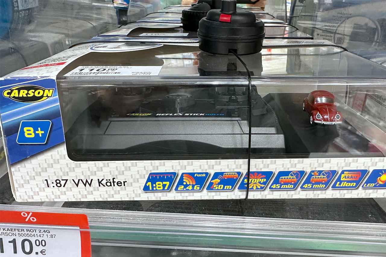 画像: VW Beetleの1/87サイズのラジオ・コントールカーも売られていた。110ユーロ。