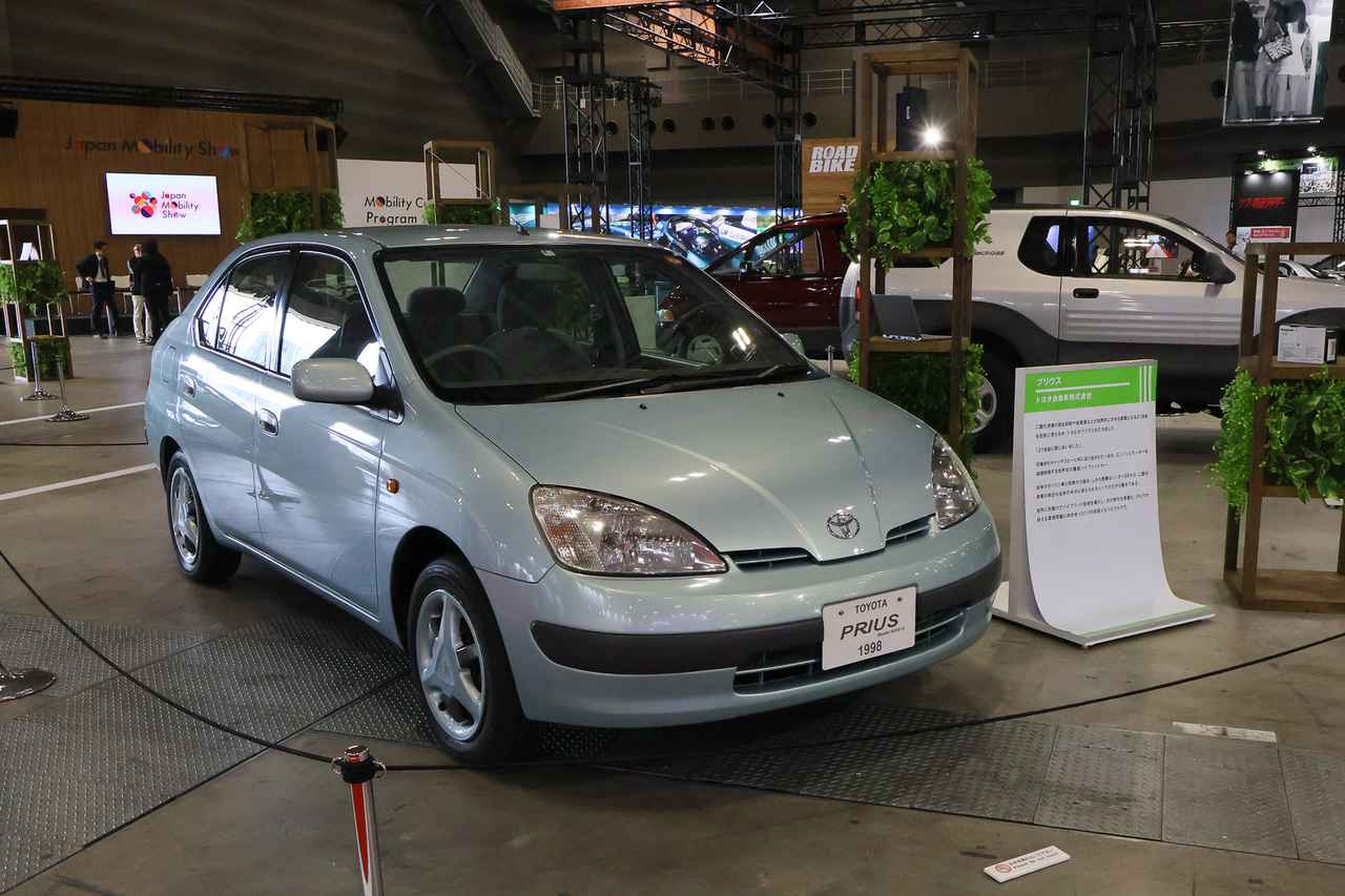 画像: 私もかつて乗っていた初代「トヨタ・プリウス」