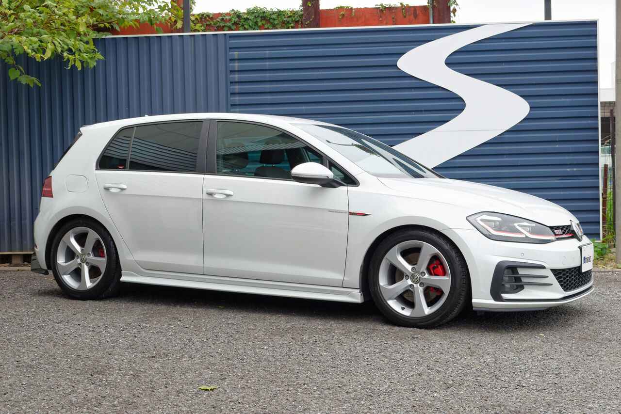 画像1: 【maniacs CAR SALES】Volkswagen Golf7.5 GTI(ワンオーナー)販売中!支払い総額249.5万円 車両本体価格242万円