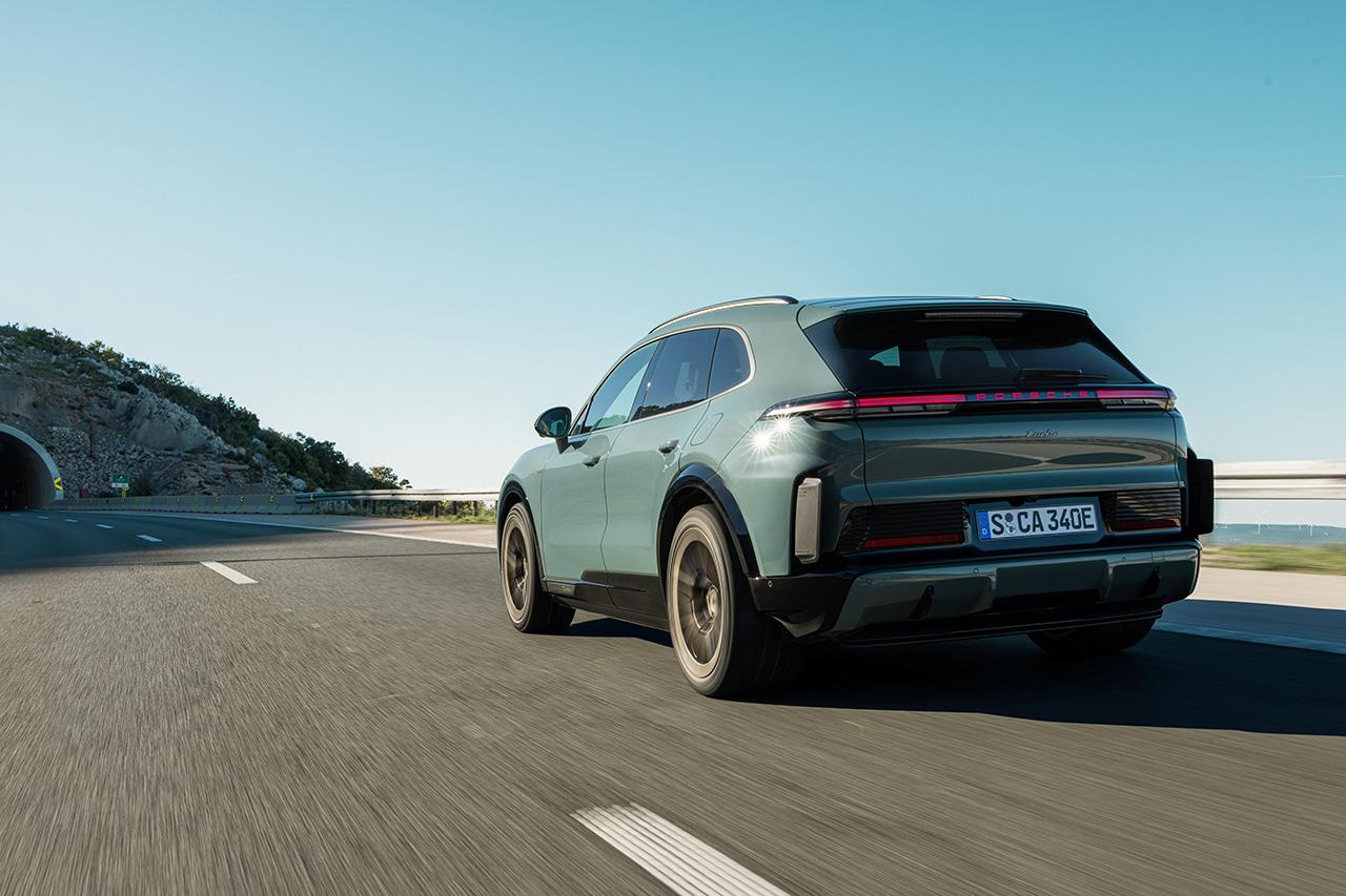 画像3: Cayenne Turbo Electric