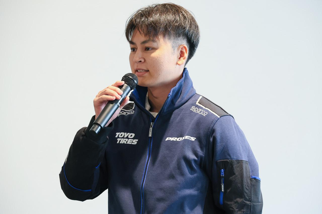 画像: カテゴリー4のインストラクターを務めるTOYO TIREのタイヤテストドライバーの檪浦颯天（とちうらはやて）氏