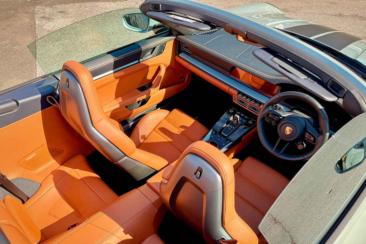 画像: オープンにしていても風の巻き込みはほぼゼロ。この開放感こそが911 Carrera Cabrioletの大きな魅力なのであります。