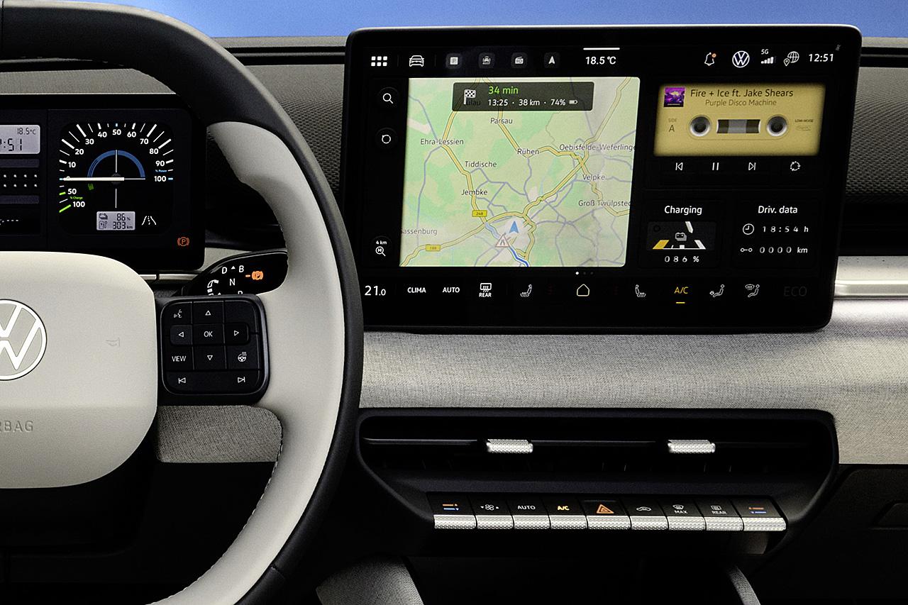 画像2: 2枚の大型ディスプレイと進化した操作系