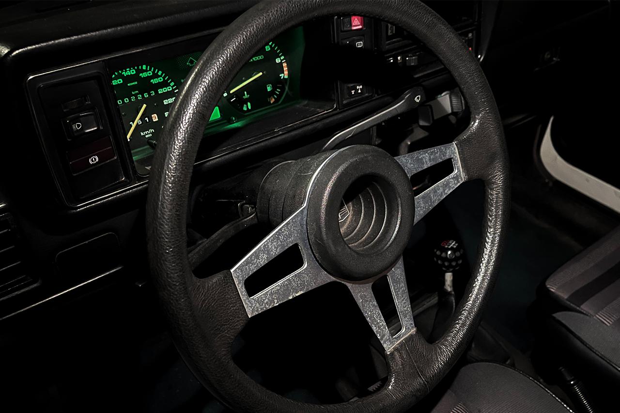 画像: 初代GTIといえば、この3本スポークステアリング。