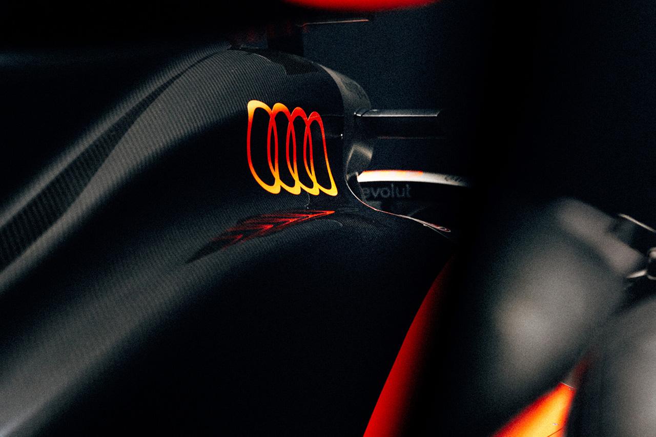 画像8: Audi R26のカラリングを初公開