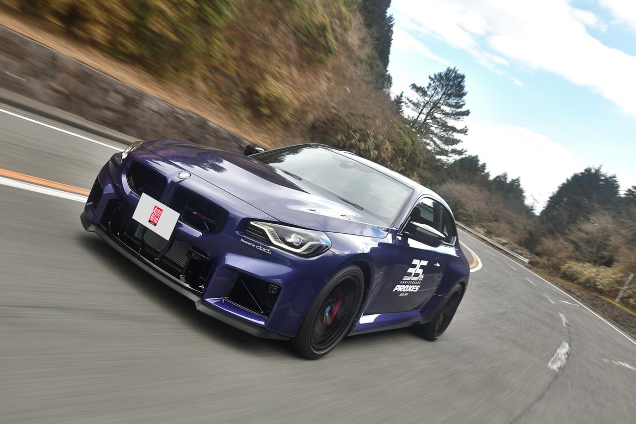 画像: BMW M2をベースに約30kgの軽量化と約50PSのパワーアップが図られた限定車がM2 CS。その類い希なるスポーツ性能がPROXES Sport 2によってさらに高みへと導かれる。