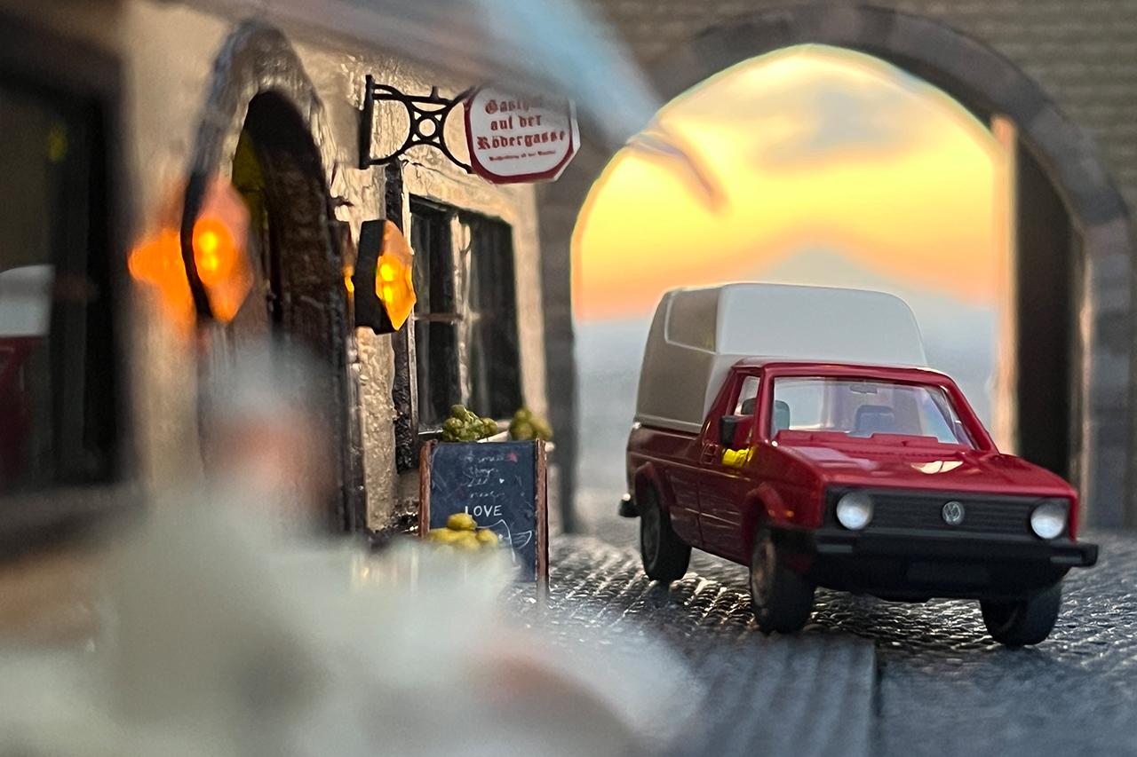 画像: 1/87のジオラマに置いてみた。