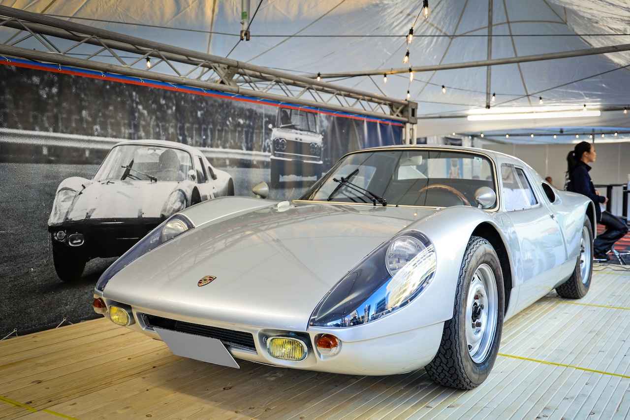 画像: 1964年に開催された第2回日本グランプリに出場した「ポルシェ904」