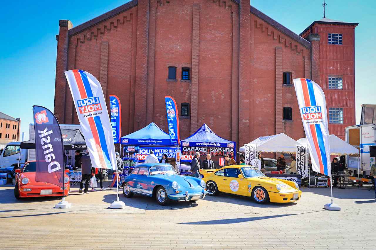 画像: エキサイティングポルシェには、Porscheにまつわるさまざまな企業やショップの出展・協賛があり、オーナーや来場者が熱心に各ブースを巡っていた。