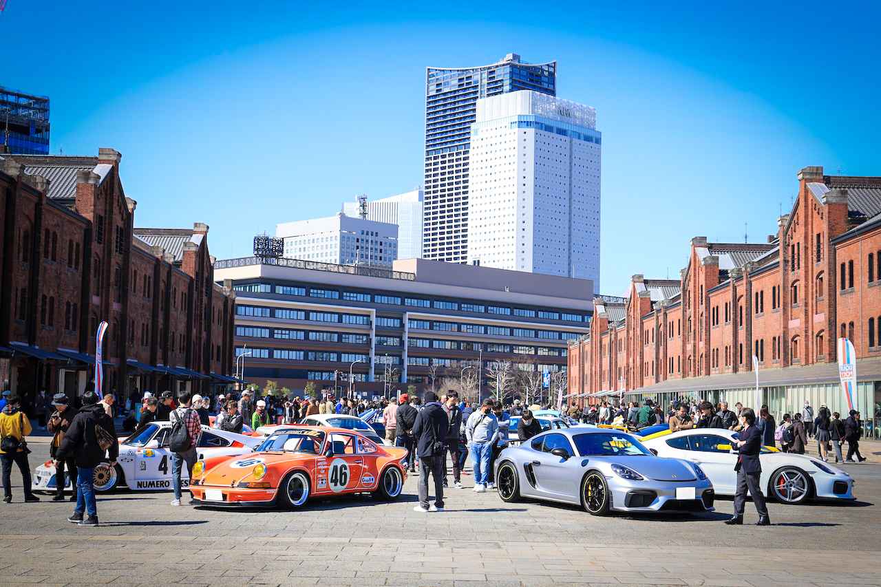 画像: エキサイティングポルシェの会場内に展示される車両のまわりには柵が一切ない。間近でオーナー自慢の愛車を眺めることができる。