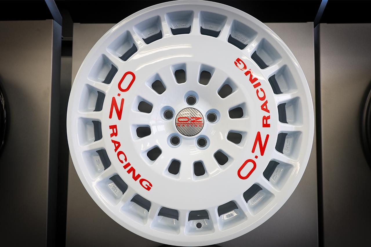 画像: 2026年は「Rally Racing」の誕生40周年にあたる。これを記念した新作ホイール「RR40」。