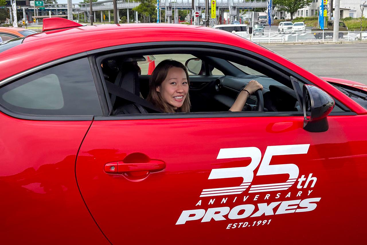 画像: 「GR Garage 袋井 4周年祭Anniversaryイベント」の同乗走行でドライバーを務めた小山美姫選手。