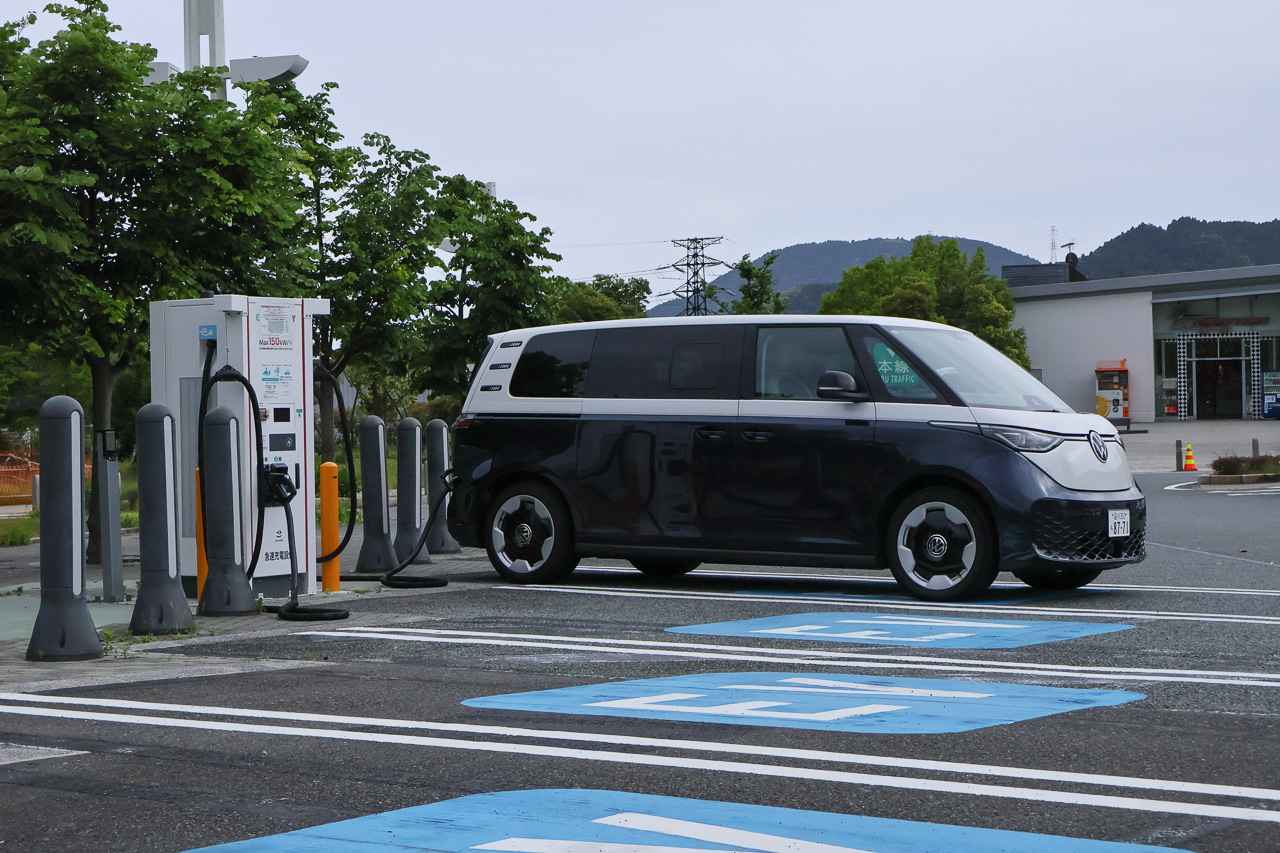 画像10: 【電費調査】ロングドライブも快適なID.Buzz 充電では“冷や汗”をかく場面も