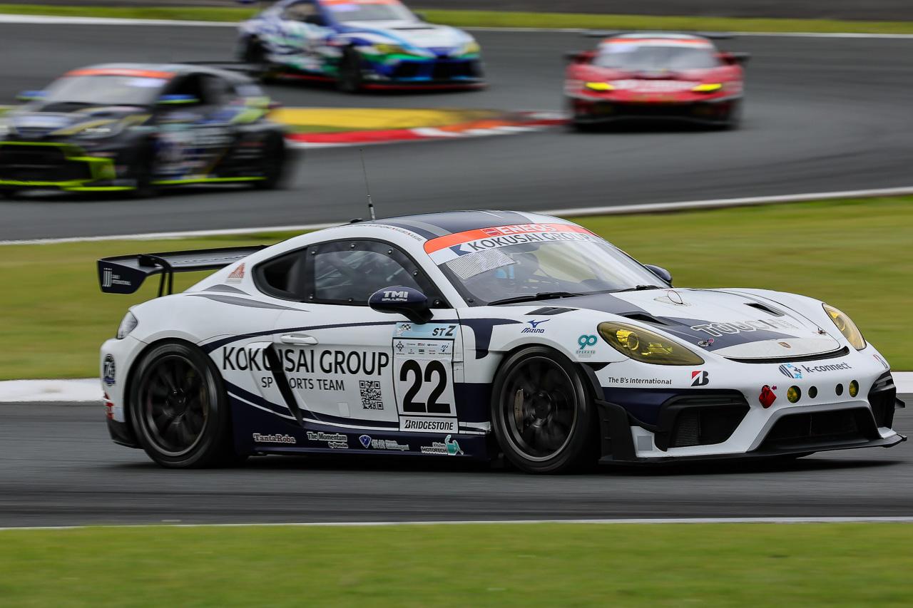 画像: #22 KOKUSAI GROUP GT4 RS CS