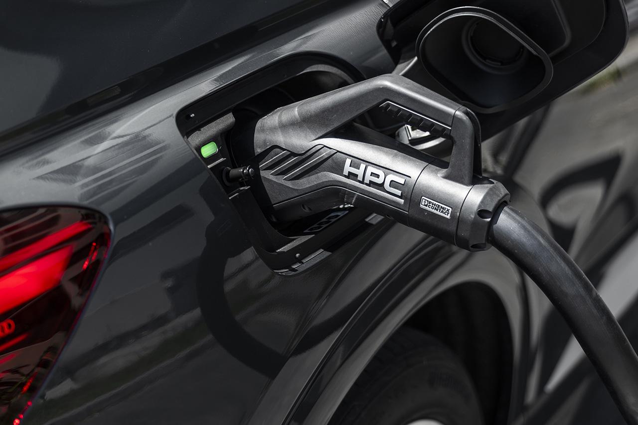 画像3: 毎日の移動からロングドライブまで支える電動SUV