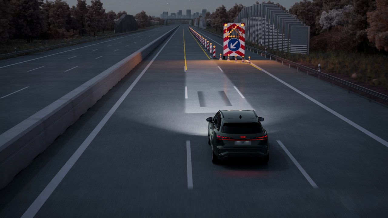 画像: Audi Q3 SUV – Digital Matrix LED functions with micro LED technology – Animation - Audi MediaTV