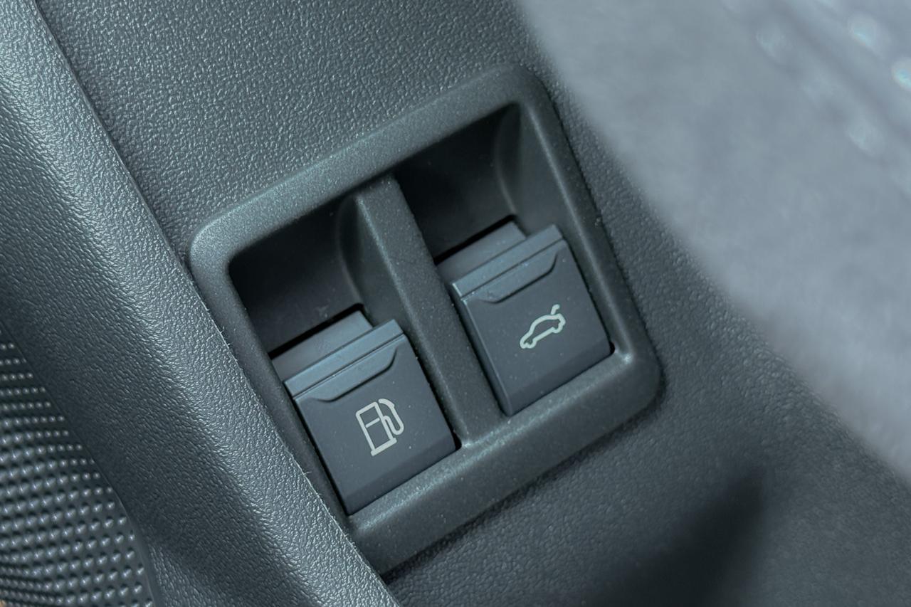 画像3: エンジン車と異なる細部