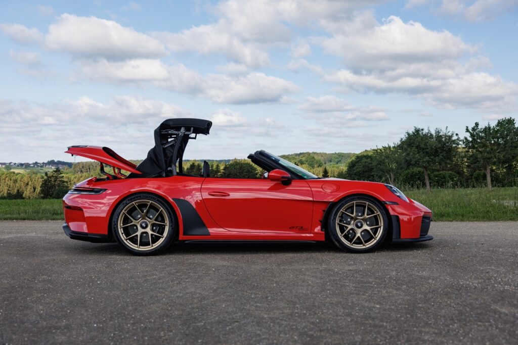 画像2: 911 GT3 S/Cの車両重量はわずか1497kg