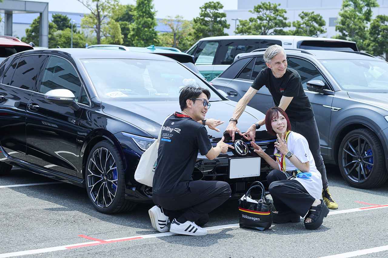 画像: 走りだけじゃない、光るエンブレムにもニヤリ