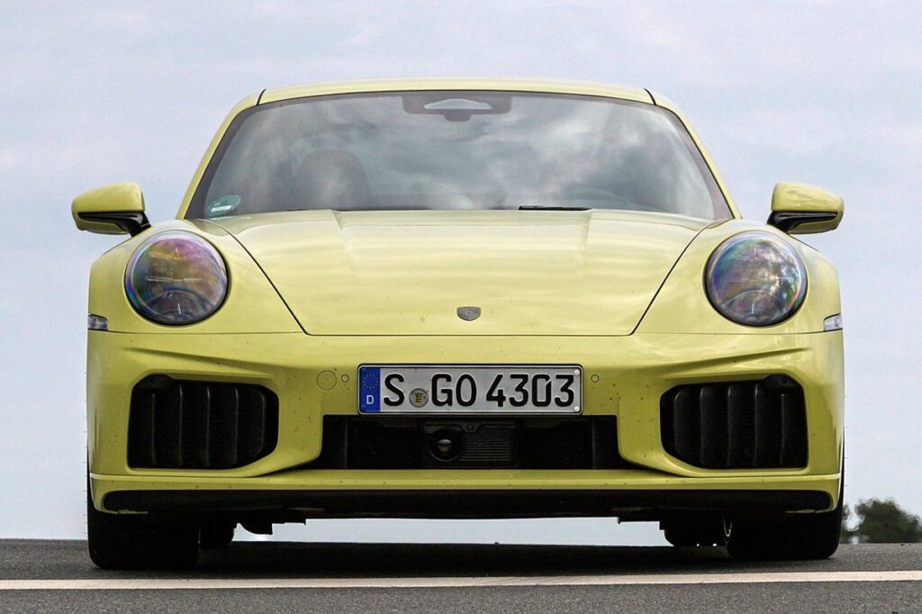 画像2: 【Auto Bild】Porsche 911 Turbo Sを初テスト！