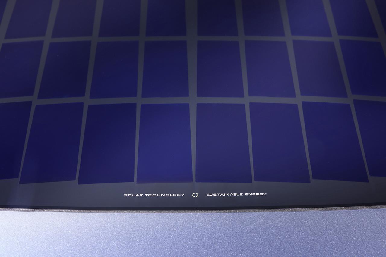 画像: ルーフとリヤには370Wの太陽光発電