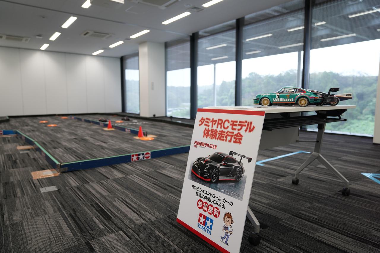 画像: タミヤのRCモデル体験走行会には、当然ながらポルシェが用意されていた。