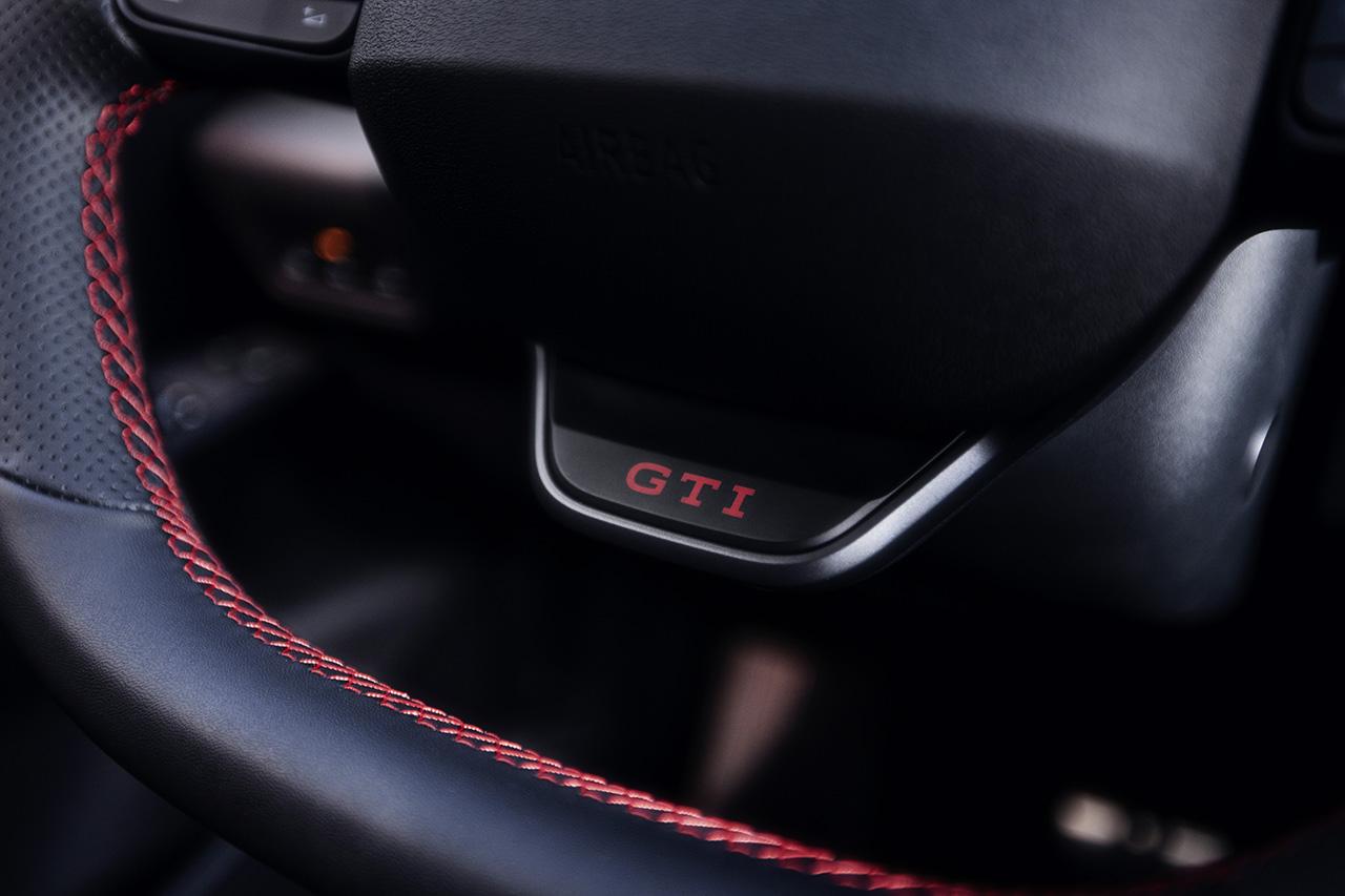 画像2: GTI誕生50周年に登場した初の電動GTI