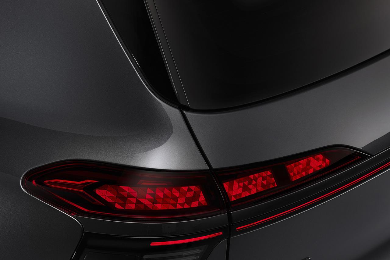 画像: 「Audi Q9」に世界初の曲面デジタルOLEDを採用！