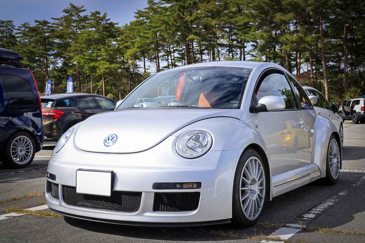 画像: 昨年に引き続き、New Beetle RSIの姿も！純正の状態でOZホイールを装着しているのです！