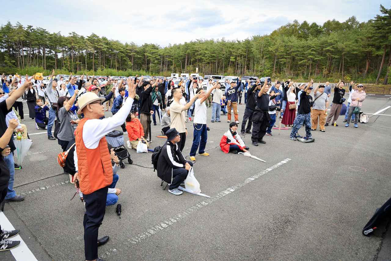 画像: なるべく多くの人にプレゼントが行き渡るような配慮もこのイベントならでは。