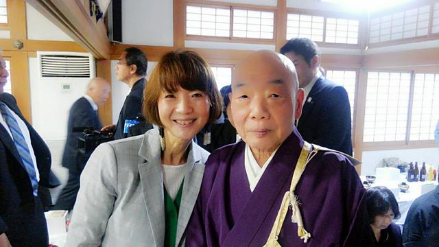 画像: 森さんのお父様、清水寺 貫主の森清範さまとパチリ★