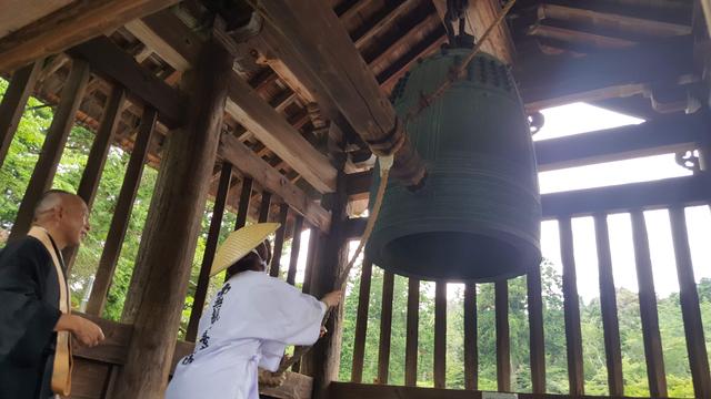 画像: 三井の晩鐘をつくきよぴー