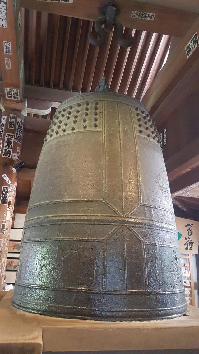 画像: 弁慶の引き摺り鐘には、あちこちに傷が!