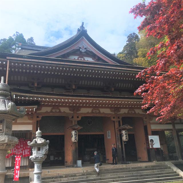 画像: 弁財天がいらっしゃる本堂に到着。宝厳寺の猊下さんは花粉症で大変ななか、ありがたいお話をしていただきました